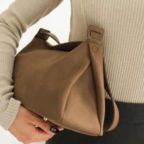 Two-Tone Hobo – OAT & CARAMEL